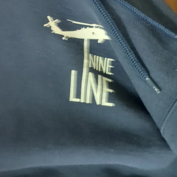 Nine line size M hooded sweatshirt - Picture 3 of 5